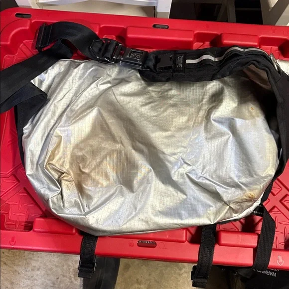 Black and Silver chrome Messenger Bag - Picture 3 of 5